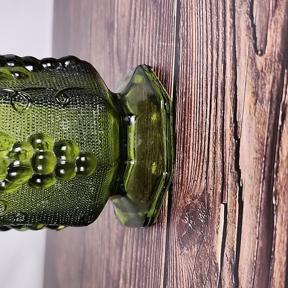 Vintage Anchor Hocking Avocado Green Footed Grape Glass vase - Picture 10 of 16